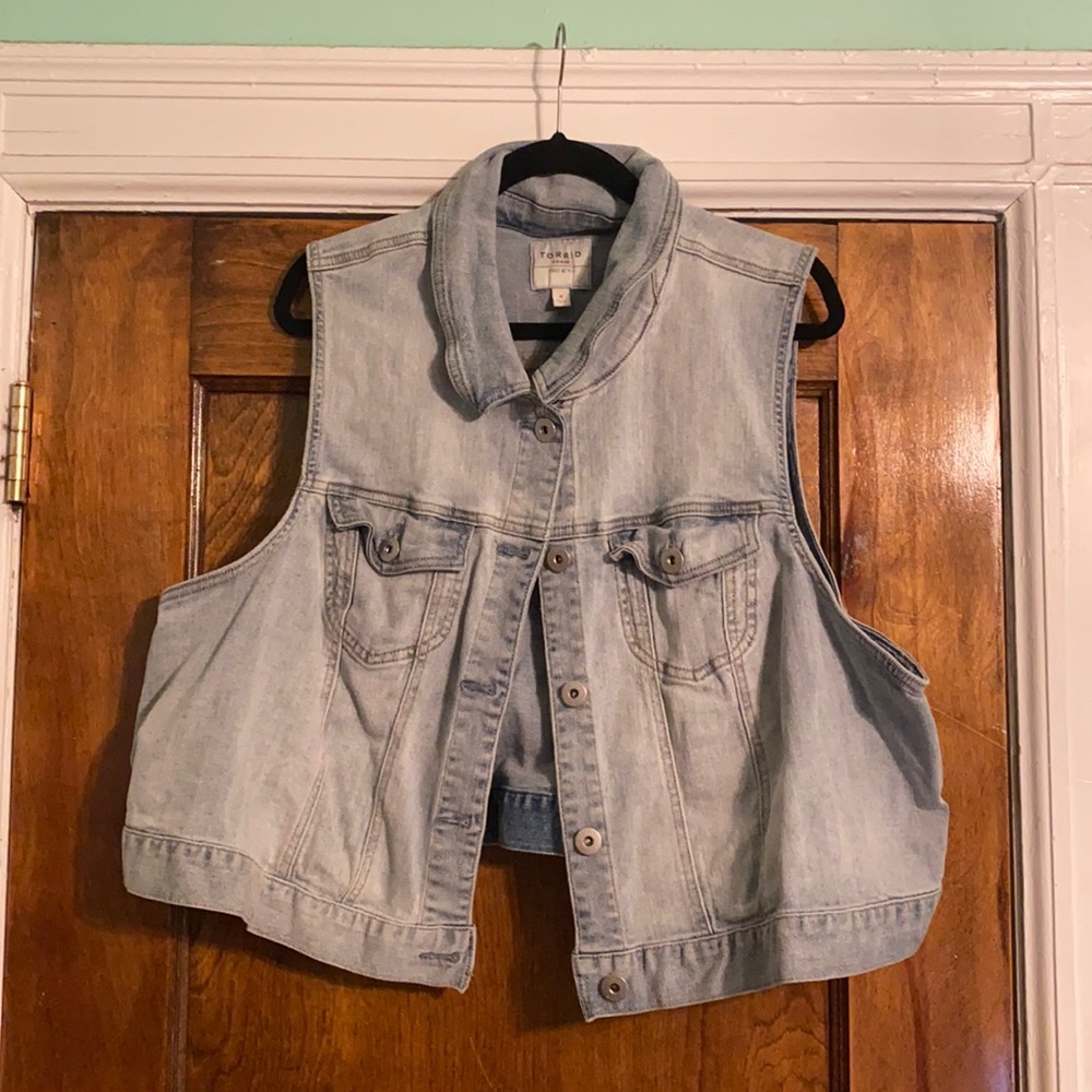 Torrid Light Wash Cropped Denim Vest